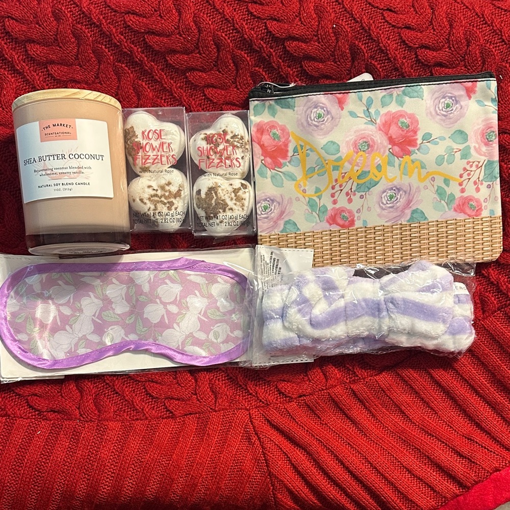 24 piece Beauty Set - Picture 3 of 6